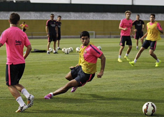 Barcelona confirma que Luis Suárez podrá jugar el clásico el 25 de octubre