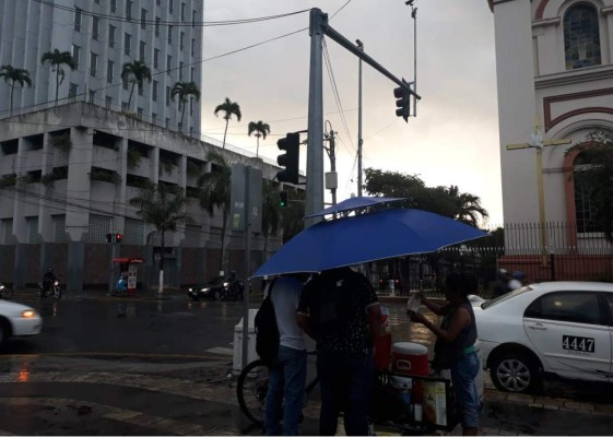 Pronostican lluvias leves y lloviznas en la zona norte de Honduras