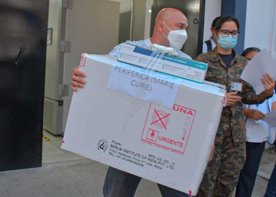 Pedirán a Bukele aclarar el origen de vacunas contra la covid-19