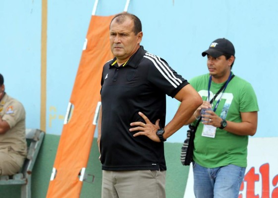 'Esto es fútbol y le sucede hasta al Barcelona': Wilmer Cruz