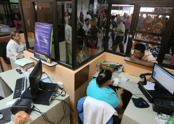 Planilla del Seguro Social se infló un 100% en ocho años