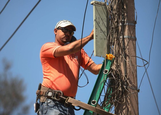 Hondutel pierde más de 150,000 líneas