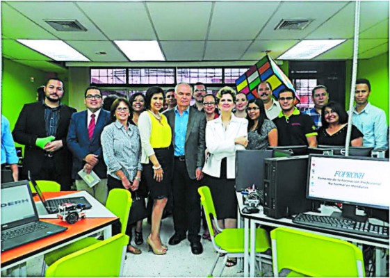 Impulsan proyecto de salones virtuales para fortalecer a jóvenes emprendedores