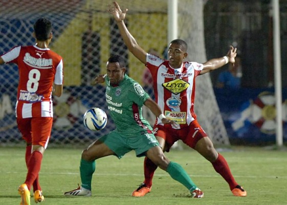 Marathón sufre otra vapuleada a manos del Vida en liga hondureña