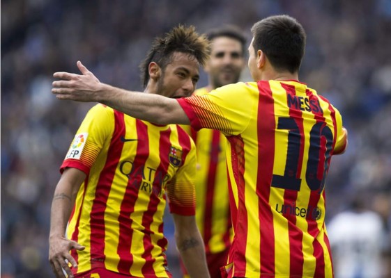 El Barça se lleva el derbi catalán con un gol de penal de Leo Messi