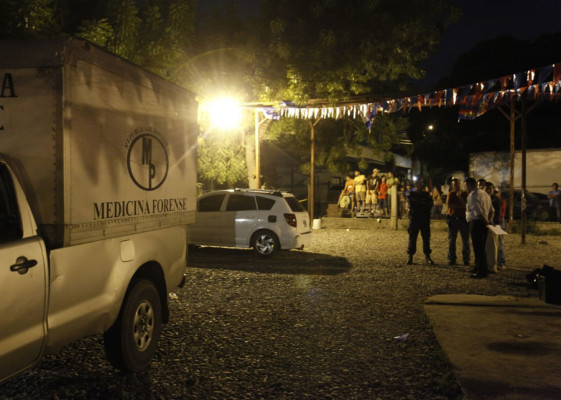 Tres muertos deja tiroteo dentro de un car wash en San Pedro Sula