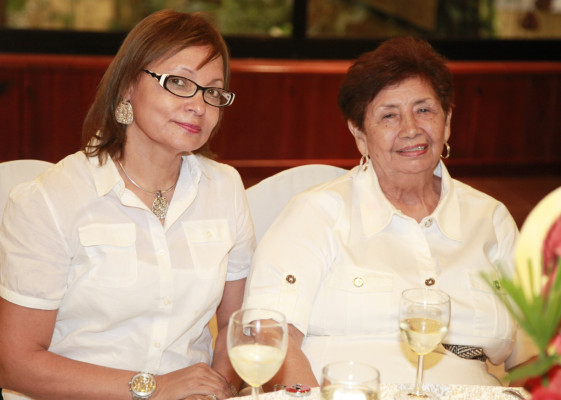 Festejo y acción de gracias en el IWC