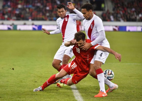 Suiza se impone a Perú pero sigue sin destilar buenas sensaciones