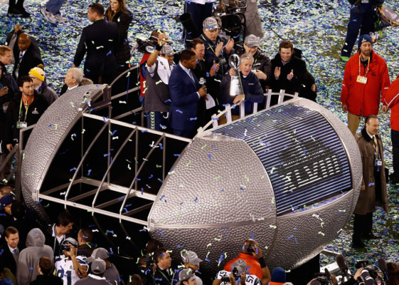 Seahawks dan paliza a Broncos y ganan su primer Super Bowl
