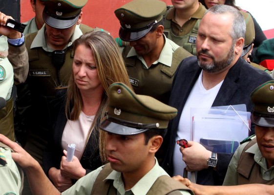 Nuera de Bachelet denuncia persecución en su contra