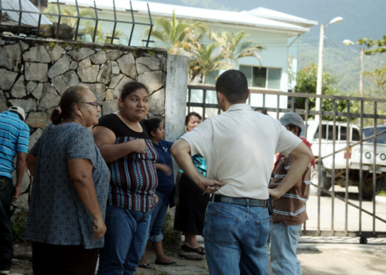 Pasajeros asaltan y matan a taxista