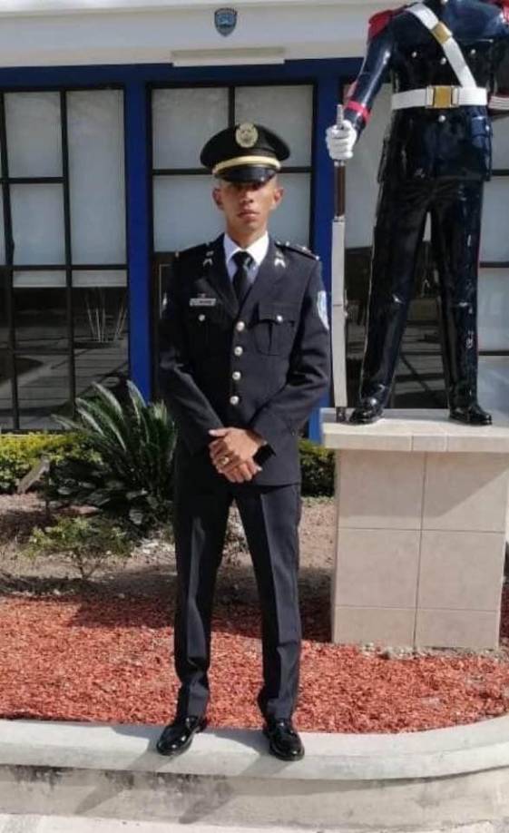 Fotografía en vida del policía Domingo Zelaya Escobar. 