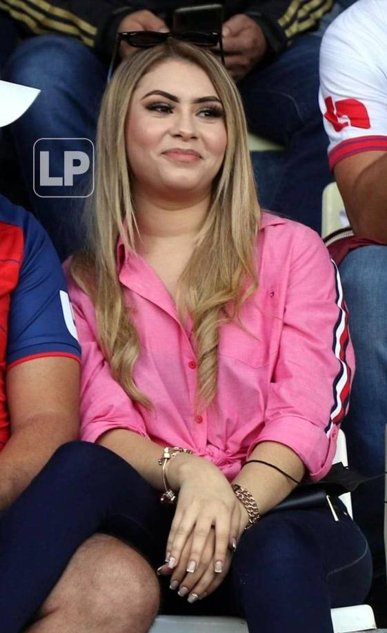 Las bellezas que estuvieron en las gradas del estadio Nacional.