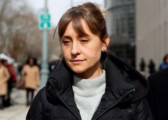La actriz Allison Mack es condenada a tres años de cárcel por su participación en secta sexual