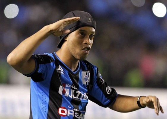 Un político mexicano llama 'simio' a Ronaldinho