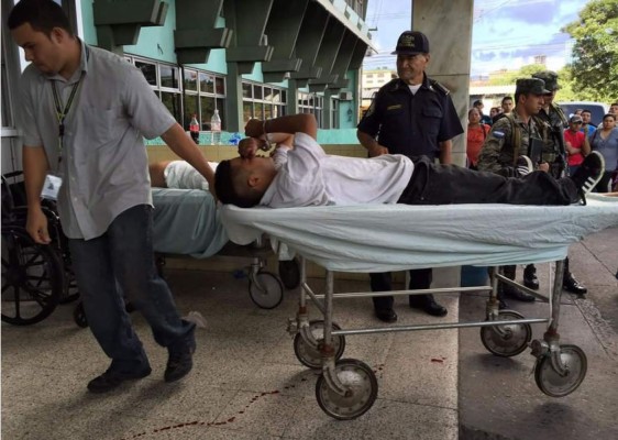 Supuestos pandilleros resultan heridos al enfrentarse con policías