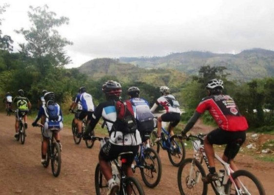 Con carrera de 24 kilómetros, ciclomontañistas celebrarán el Día del Niño