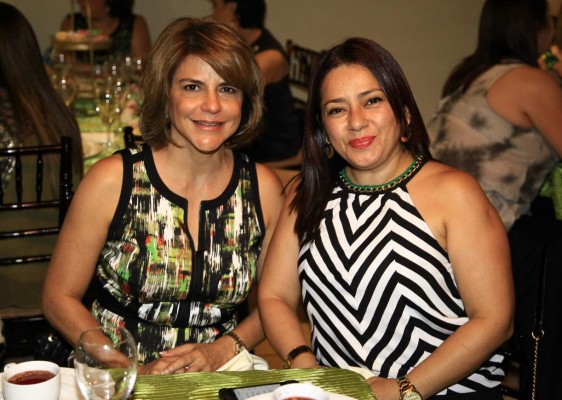 Zobeida Handal de Saybe es agasajada por su natalicio