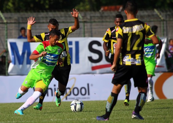 Histórica goleada del Real España al Marathón en un derbi polémico