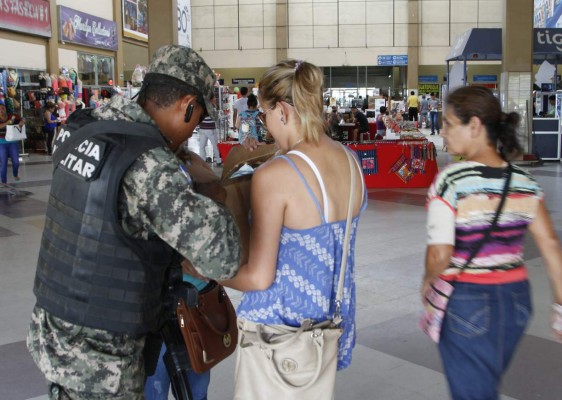 Masiva presencia militar en la terminal de buses de San Pedro Sula