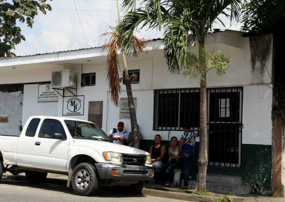 Apagones dañan frigoríficos de la morgue en La Ceiba