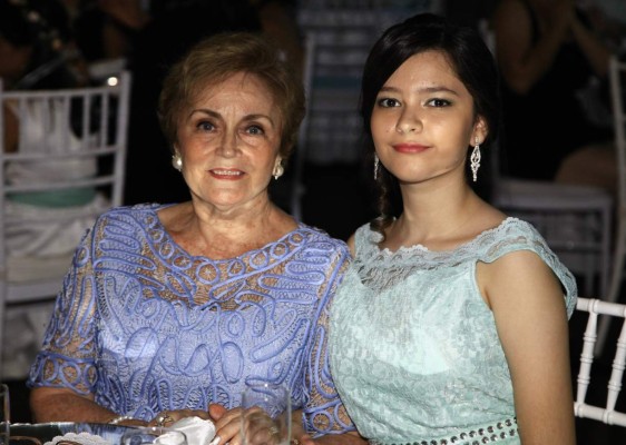 Brenda Díaz y Juan Carlos Luna contraen nupcias