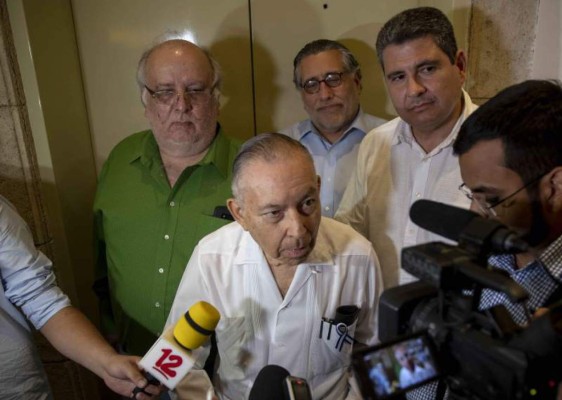 Diálogo sigue suspendido por tema de presos políticos