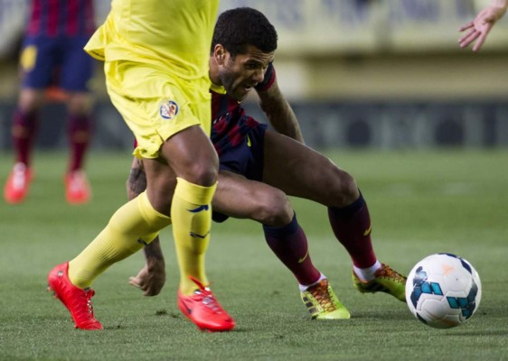 Barcelona se alía con la suerte y sigue vivo en la lucha por la Liga