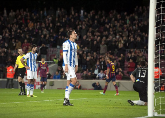Video: El absurdo autogol de la Real Sociedad ante el Barça