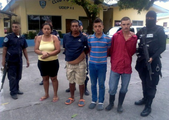 Policía libera a joven plagiada en La Ceiba y captura a cuatro secuestradores