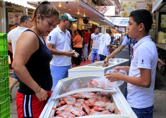 Vendedores resienten bajas ventas en los mercados de San Pedro Sula