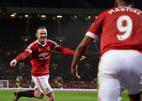 Rooney corta la mala racha del Manchester United y salva a Van Gaal