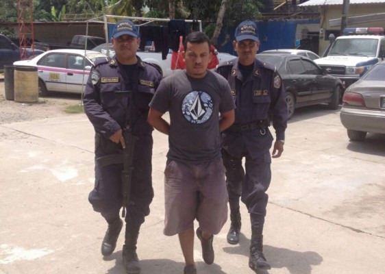 Con 29 paquetes de marihuana capturan a pasajero de bus en Colón