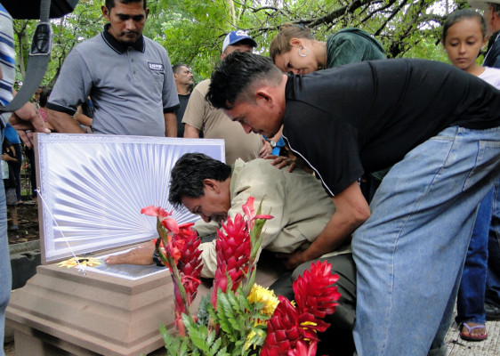 Honduras: Detención cautelar dictan a hija que mató a su madre