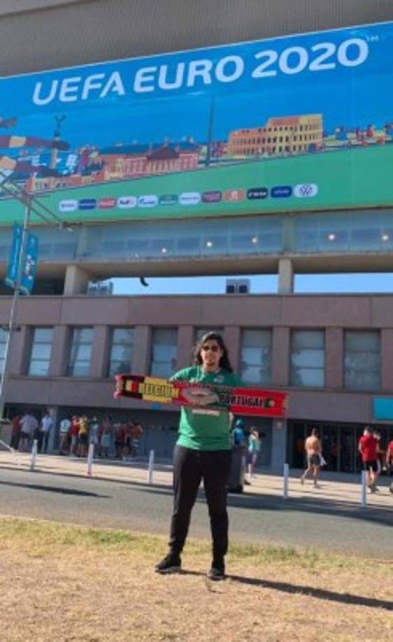 El joven hondureño Carlos Sabillón Solís llegó para disfrutar del Bélgica vs Portugal y portó con mucho orgullo la camiseta del Marathón de San Pedro Sula.