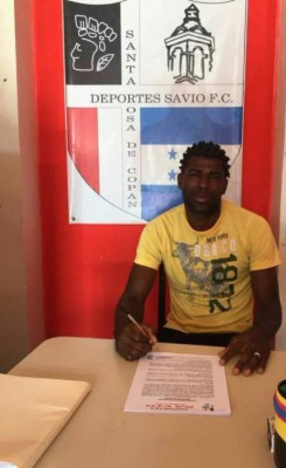 Johnny Barrios: El experimentado defensor hondureño ha renovado con el Deportes Savio. En primera división militó en clubes como Marathón y Real España.