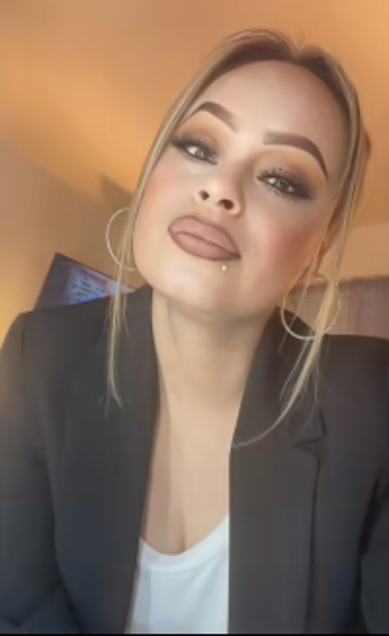 “Yo te juro por mi madre que todos los síntomas que están allí, ella los tuvo, pero no está confirmado. El doctor tomó muestras de laboratorio y no apareció la bacteria”, dijo.