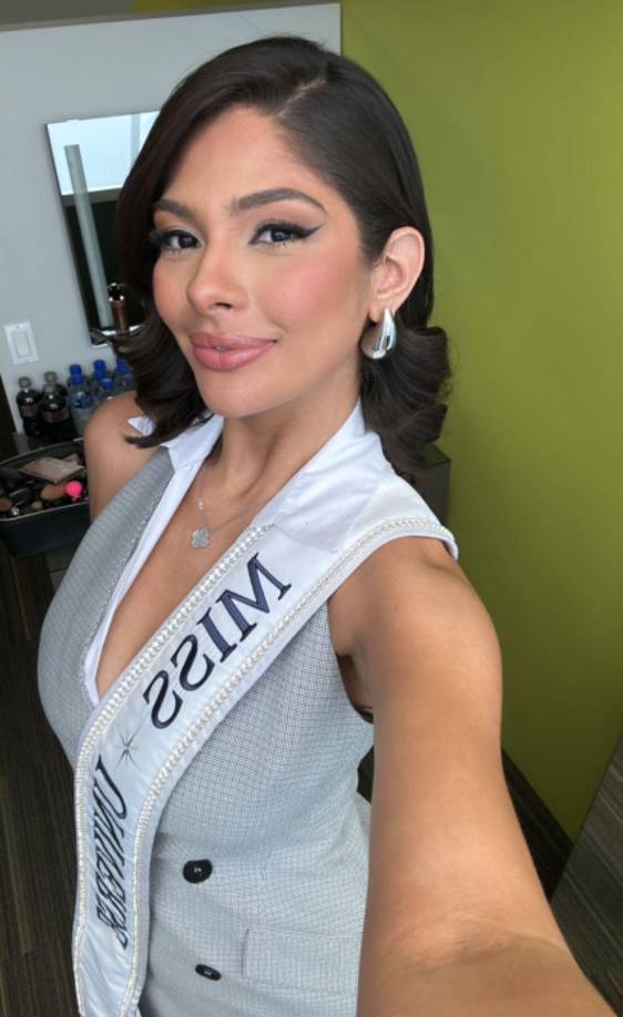 La guapa nicaragüense, Sheynnis Palacios, habló con los académicos de esta generación 2024 y les habló desde el corazón en base a sus experiencias personales.