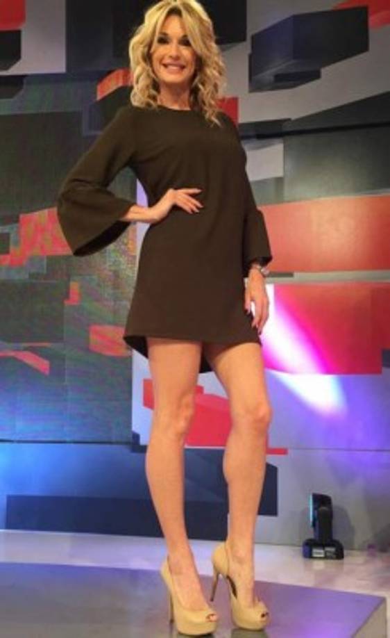 Yanina y su pareja lograron salir adelante y, hasta el día de hoy, siguen juntos. Pero claro, la modelo rubia no se olvida de lo que ocurrió y es por eso que se da el lujo de coquetear ante las cámaras de televisión.