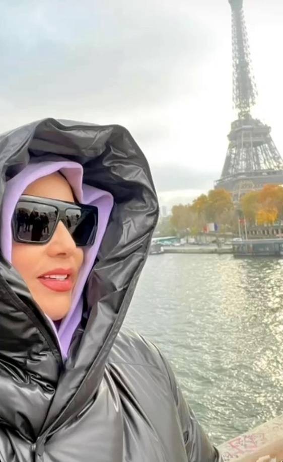 María Isabel Hernández Navarro le gusta mucho viajar. En 2022 realizó un viaje a París, Francia. “Gracias hija por tan lindo viaje, la pase genial como reímos”, escribió la madre de Carlos Salcedo en dicha publicación.