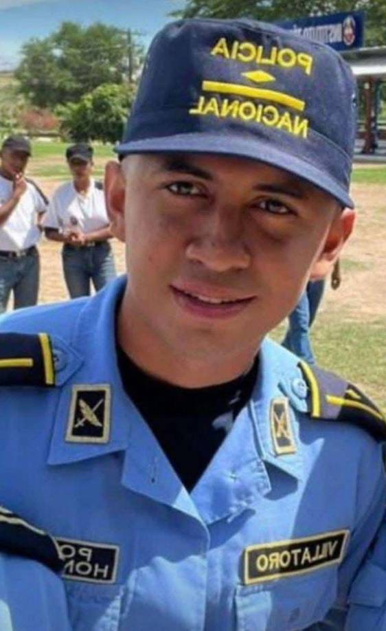 El joven miembro de la Policía Nacional murió en un terrible choque cuando conducía su vehículo por el Canal Seco. 