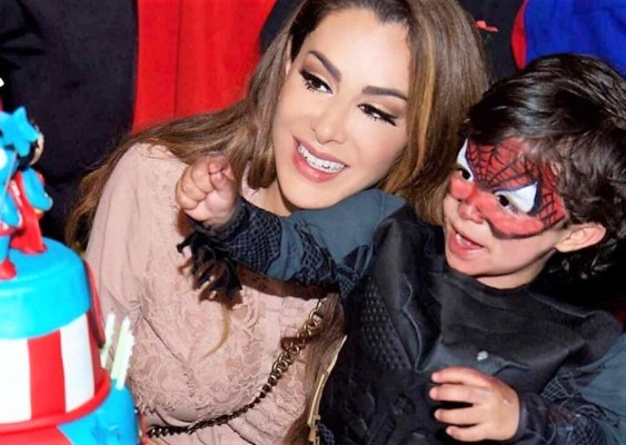Ninel Conde a su hijo: 'Nunca destruirán nuestro amor'