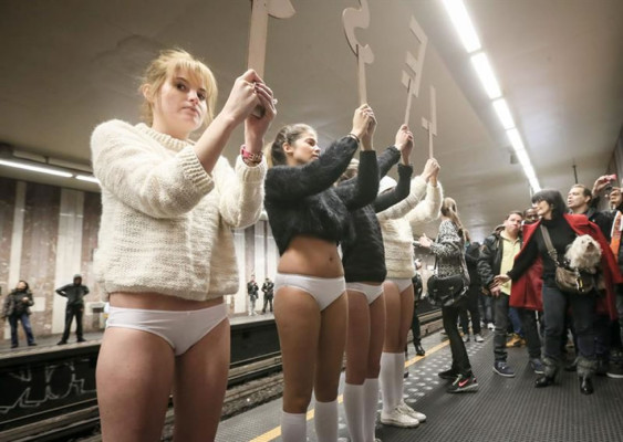 Ciudades del mundo celebran el Día Sin Pantalones en el Metro