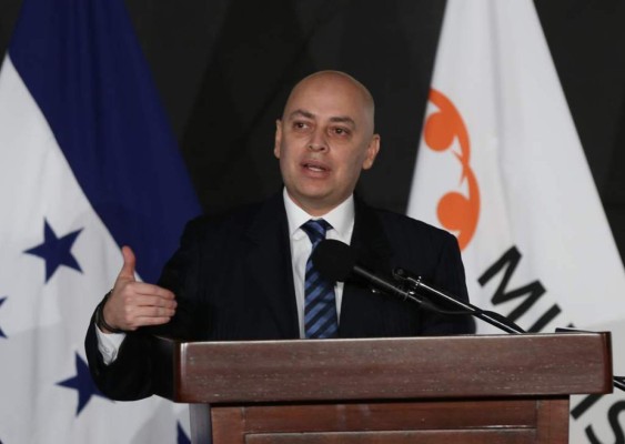 Maccih reconoce el liderazgo del fiscal Óscar Chinchilla