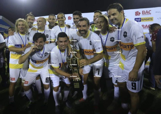 Video: Leyendas internacionales vencen a las de Honduras en duelo de magia y goles