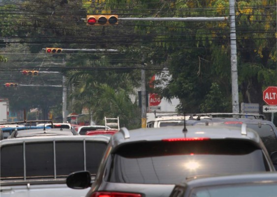Listos L60 millones para modernizar red de semáforos