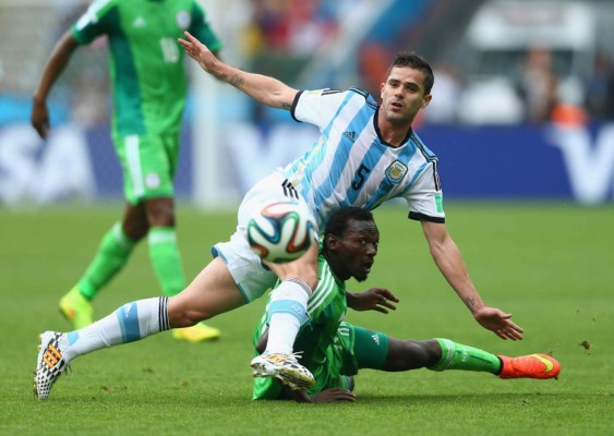 Un doblete de Messi coloca a Argentina como primera de grupo