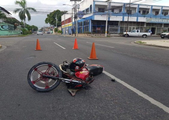 Motociclista resulta herido en accidente vial en San Pedro Sula