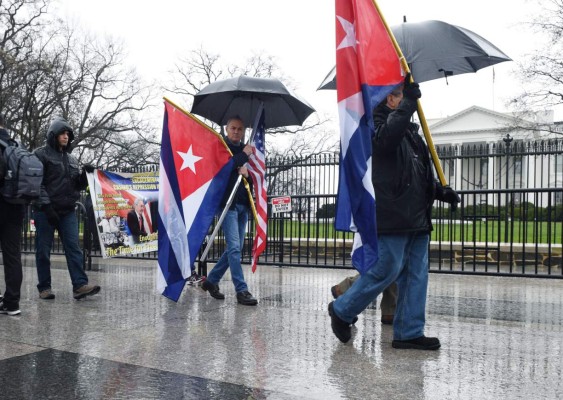 Obama pide fin del embargo a Cuba en aniversario del deshielo