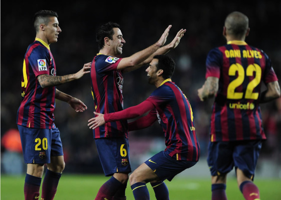 Fría goleada del Barça para ponerse a un punto del Real Madrid